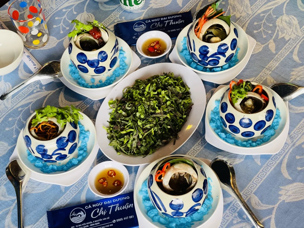 Món mắt cá ngừ đại dương 5 vị tại quán chị Thuận